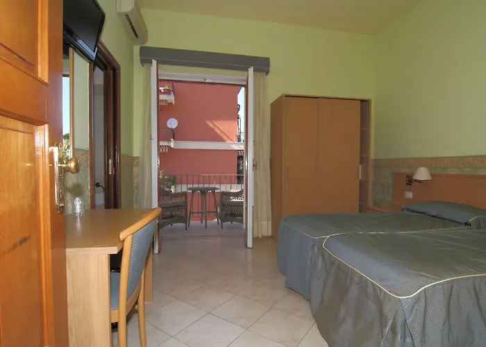 Hotel Nice Отель Сорренто