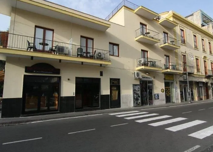 Hotel Nice 3* Сорренто